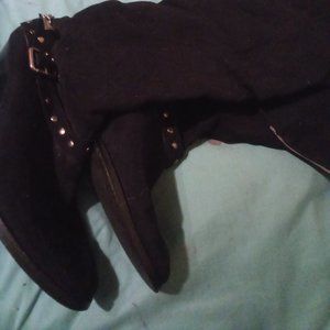 Selling black boots